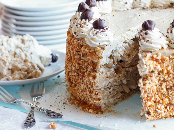 Hazelnoot schuimtaart